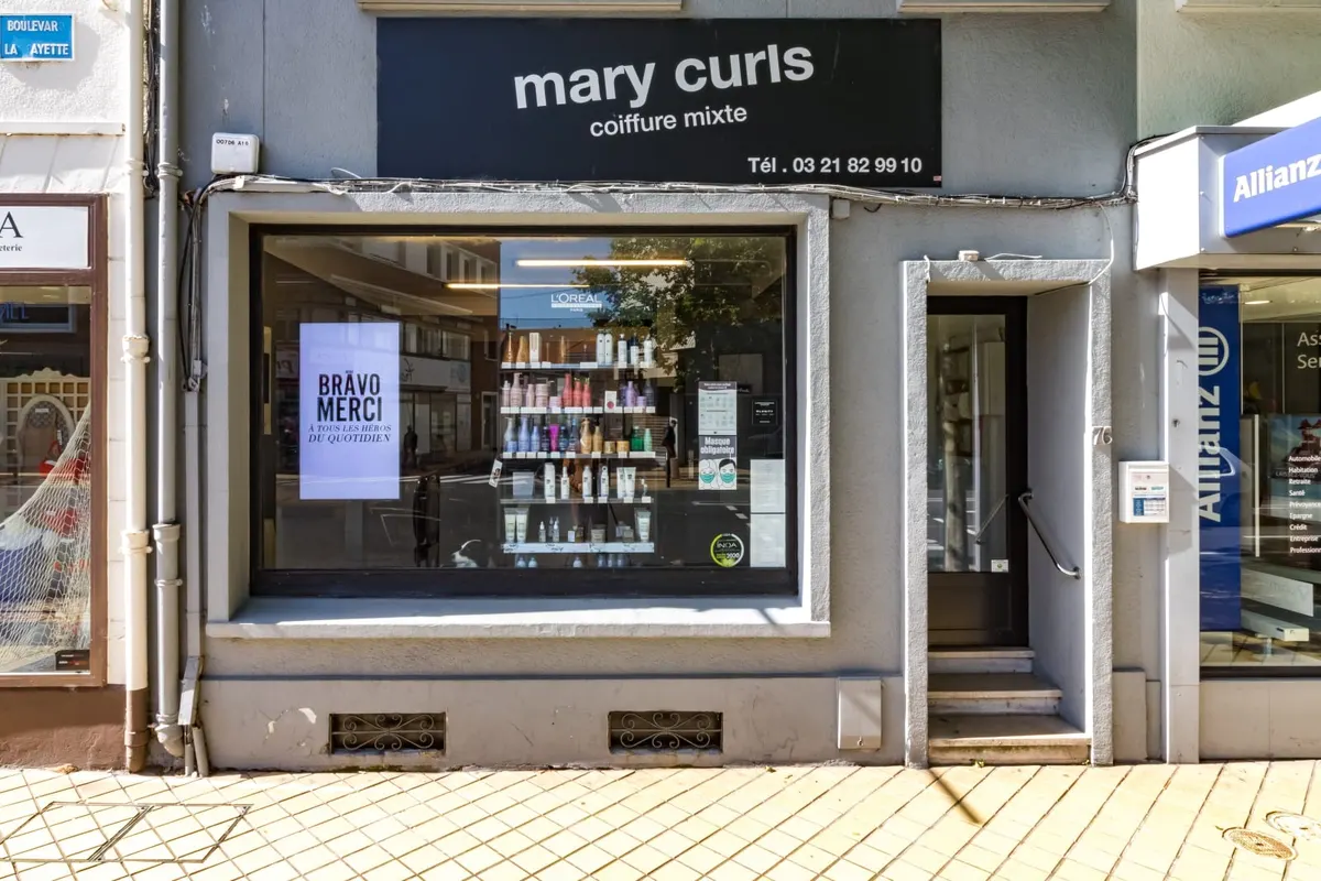 Façade du salon Mary Curls, coiffeur à Calais
